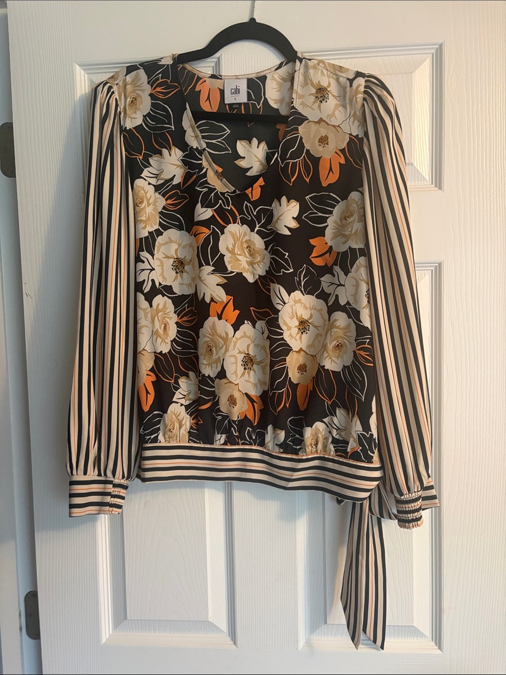 CAbi ladies long sleeve top w sash/bow. Large